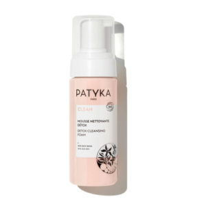 Flacon pompe Patyka Mousse Nettoyante Détox 150ml, soin purifiant et hydratant bio pour le visage.