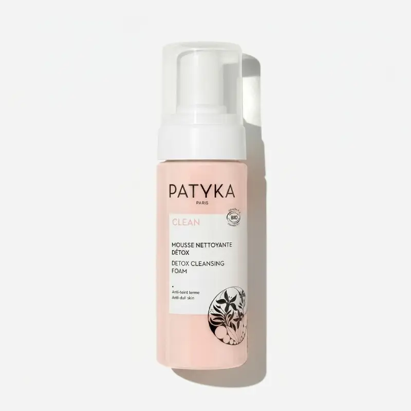 Flacon pompe Patyka Mousse Nettoyante Détox 150ml, soin purifiant et hydratant bio pour le visage.