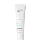 Tube de Mesoestetic Brightening Foam 100ml, mousse nettoyante rénovatrice et éclaircissante aux AHA