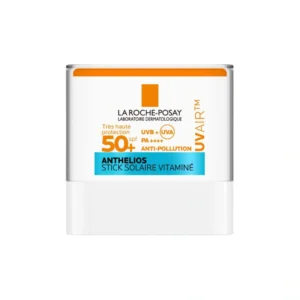 Stick solaire de poche La Roche-Posay Anthelios UVAIR SPF50+ de 10ml au fini invisible et satiné.