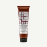 Flacon de Davines Naturaltech Replumping Conditioner, après-shampooing repulpant pour cheveux secs ou fins.