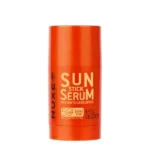 NUXE Sun Stick Sérum SPF 50+ en format nomade 25g, protection solaire invisible et anti-âge pour le visage